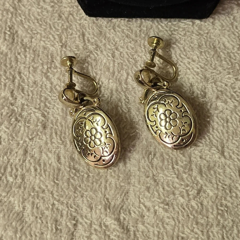 N/A vintage gold